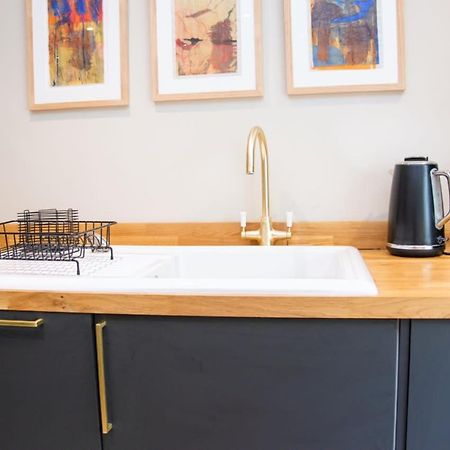 Unique 2 Bed In The Heart Of Bath With Parking Apartman Kültér fotó