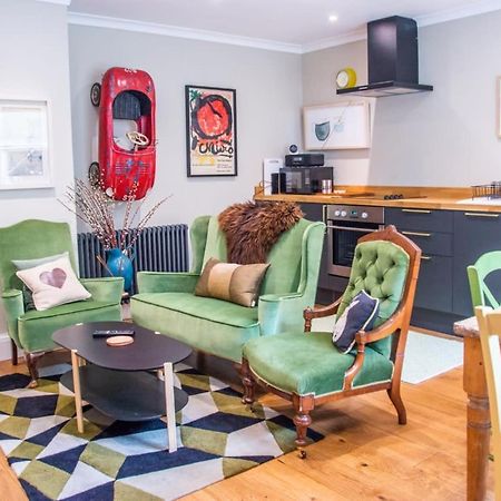 Unique 2 Bed In The Heart Of Bath With Parking Apartman Kültér fotó