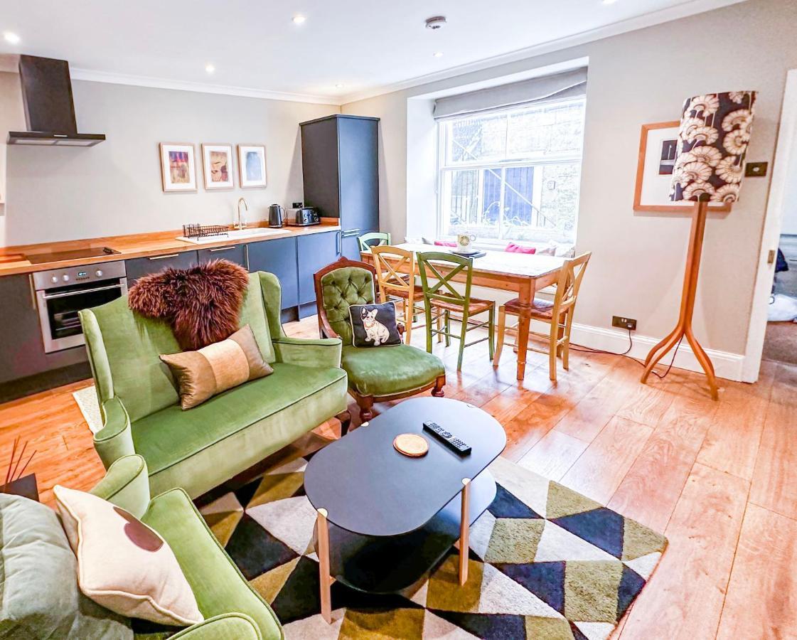 Unique 2 Bed In The Heart Of Bath With Parking Apartman Kültér fotó