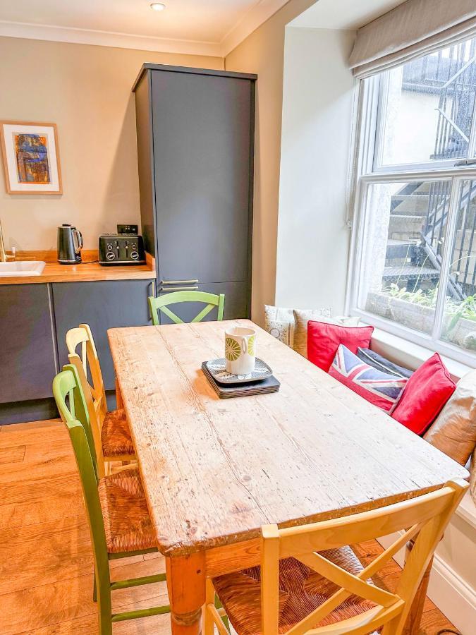 Unique 2 Bed In The Heart Of Bath With Parking Apartman Kültér fotó