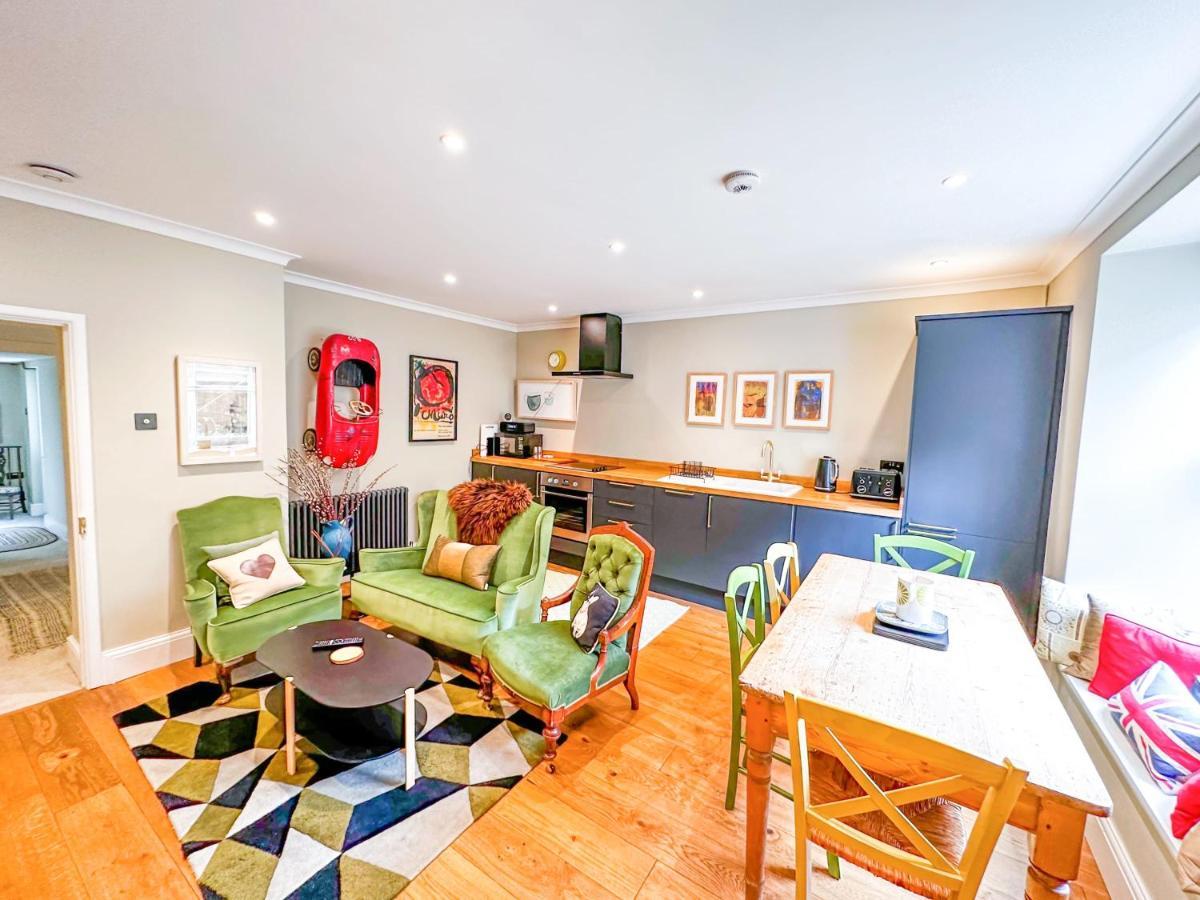 Unique 2 Bed In The Heart Of Bath With Parking Apartman Kültér fotó