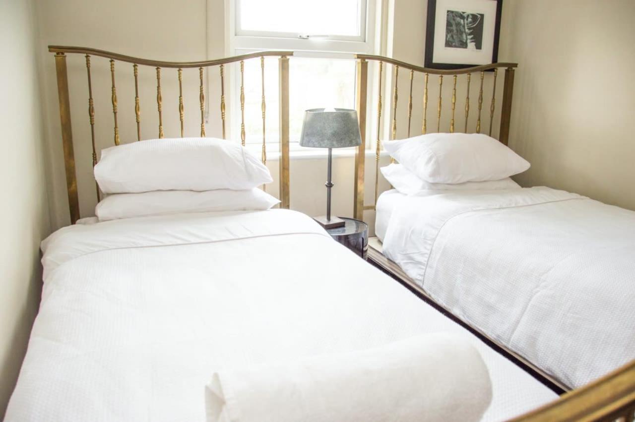 Unique 2 Bed In The Heart Of Bath With Parking Apartman Kültér fotó